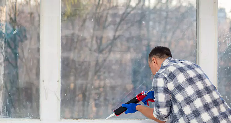 Quality Sliding Shower Door Repair for Closing Issues in Callaway, FL
