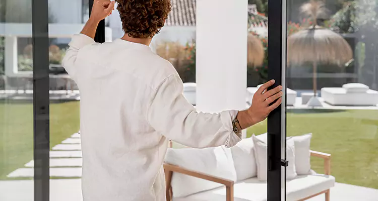 Sliding Screen Door Maintenance for Closing Issues in Callaway, FL